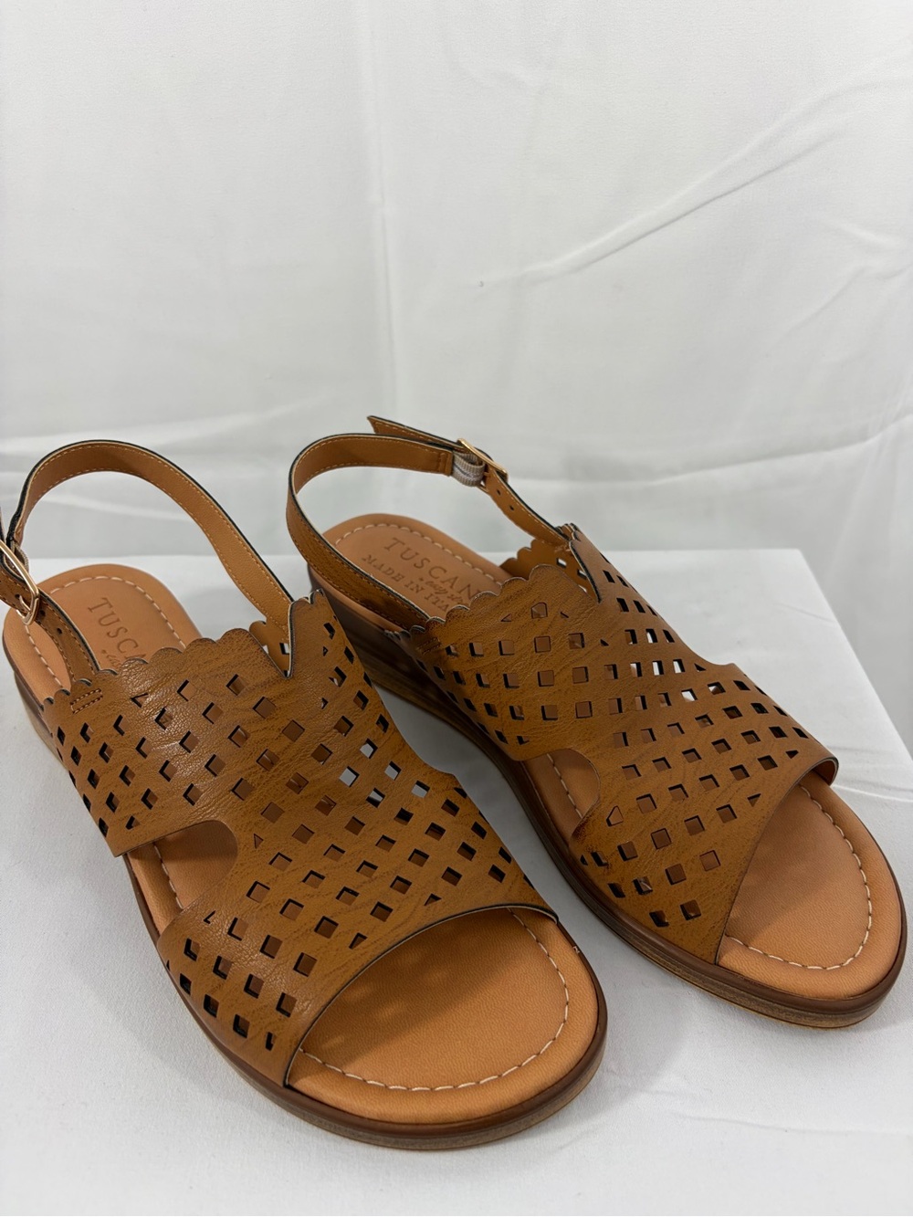 NWT Tuscany By Easy Street Women’s Size 7.5 Tan Slingback Sandals